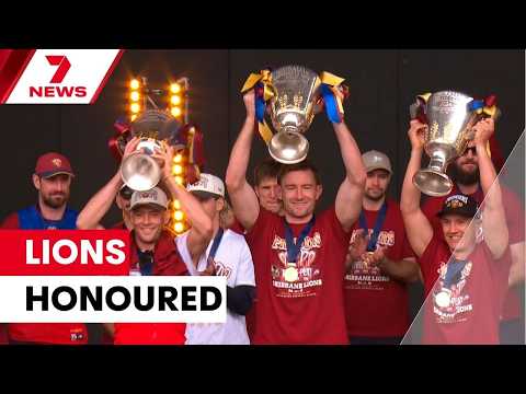 Keys to the city for Lions coach who has thousands roaring | 7NEWS