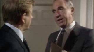 Cabinet plot against the PM - Yes, Prime Minister - BBC comedy