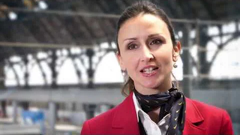 Come si chiamano le hostess dei treni?