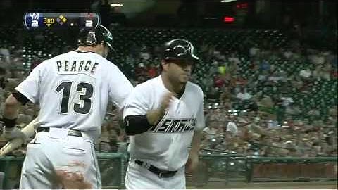 2012/08/11 Altuve scores on error