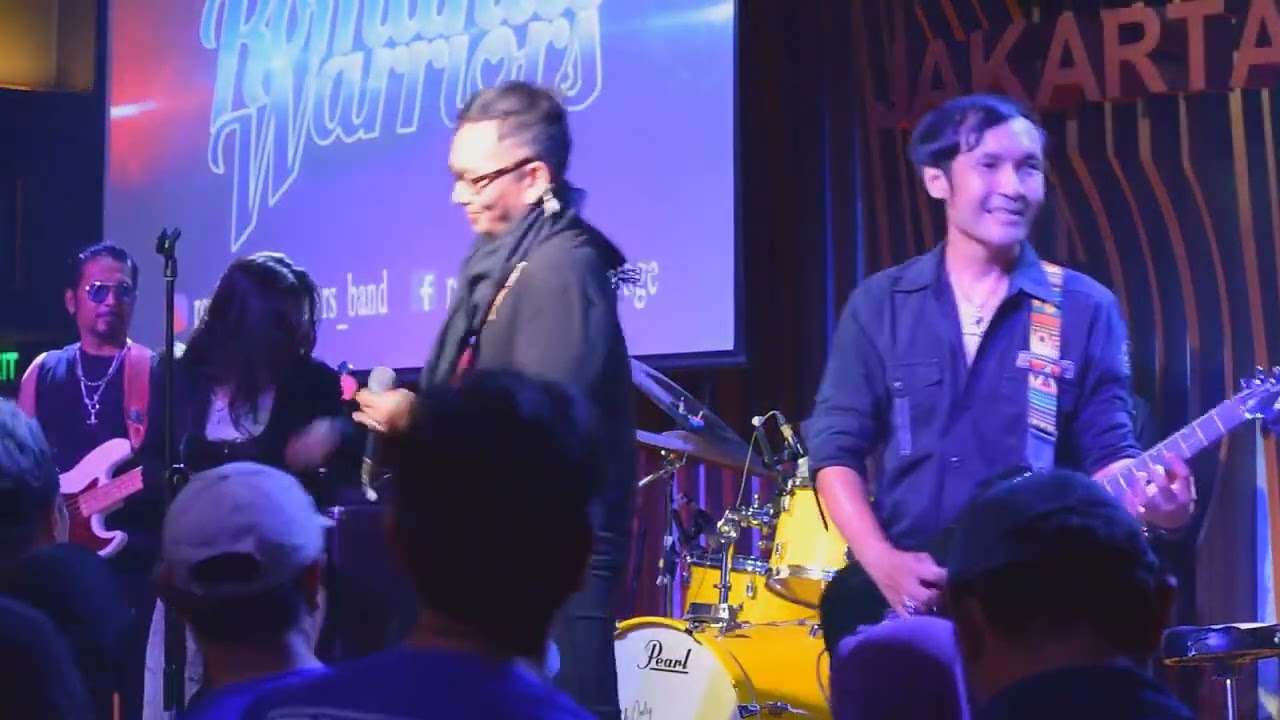 "Stay" Feat Isa Raja. Live at Hard Rock Cafe Jakarta.