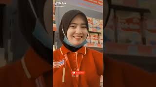 karyawan alfamart cantik