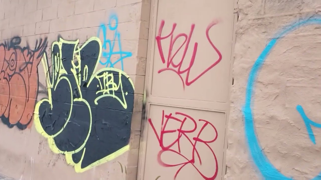 Keep'n an 👁️ on the Deegan Wall (Graff update)