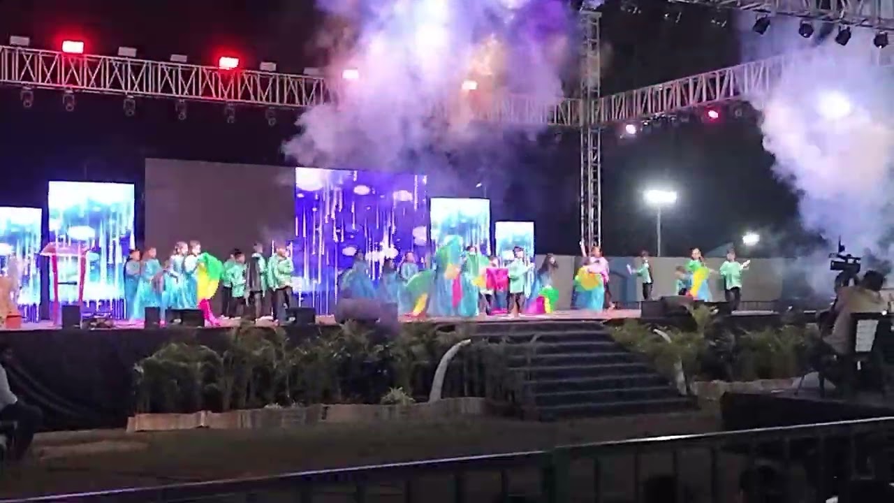 My elder daughter gave an outstanding dance performance at the Annual Day celebrations. Well done👏🎉🥳