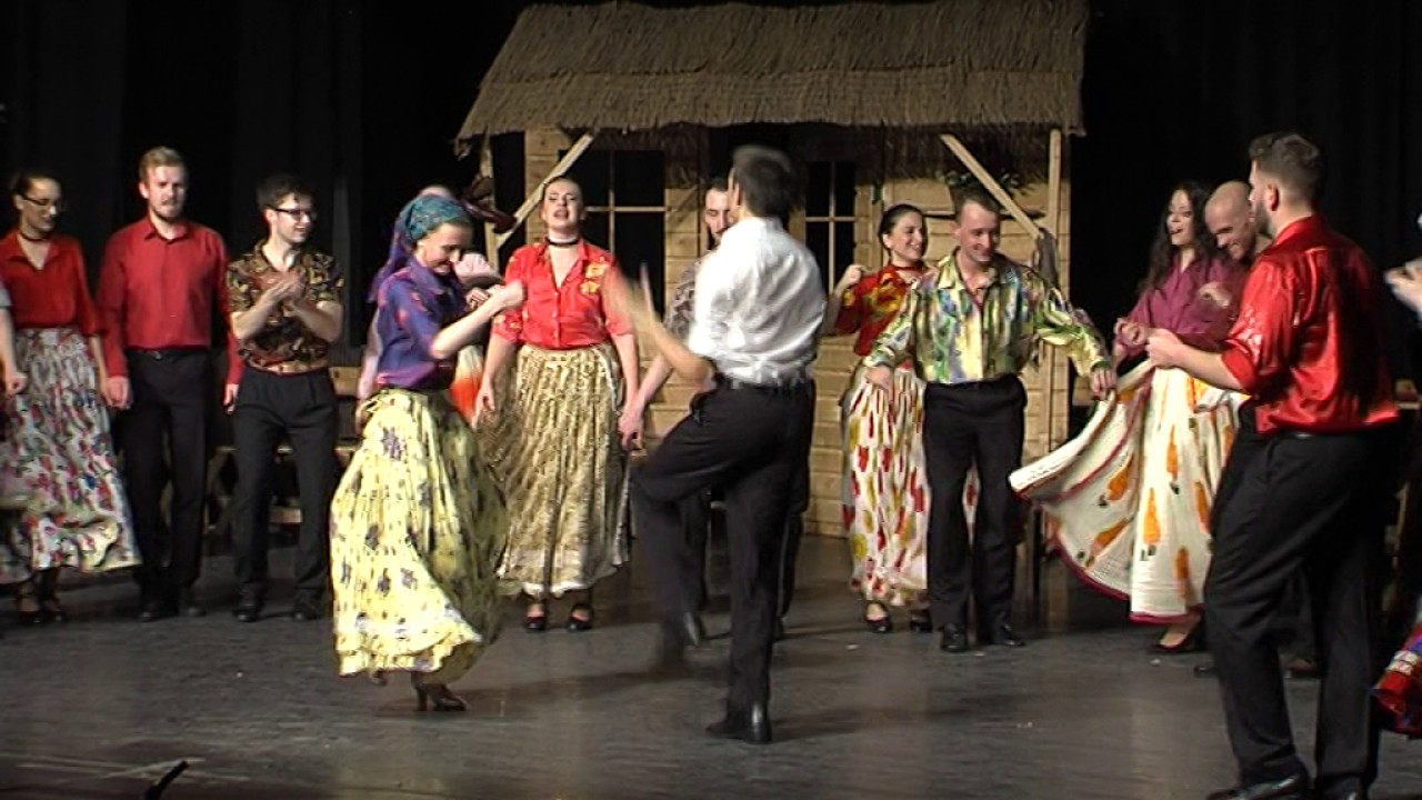 Ajkai és erdélyi néptáncosok közös estje  -  TV Ajka 2017.03.22.