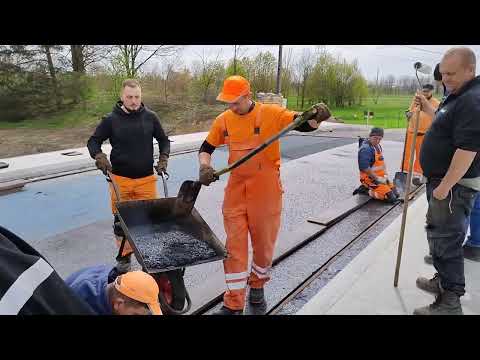 Prace na moście łączącym Łęg Tarnowski i Żabno
