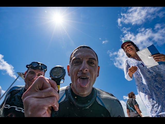 Falling through water to a new free diving world record