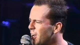 1987 Bruce Willis feat.The Temptations / Under The Boardwalk (Live)
