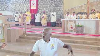 Huyu Mzee Alicheza Hadi Watu Wakashangaa Kanisani Sana