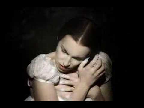 Annie Lennox - Love Song For A Vampire