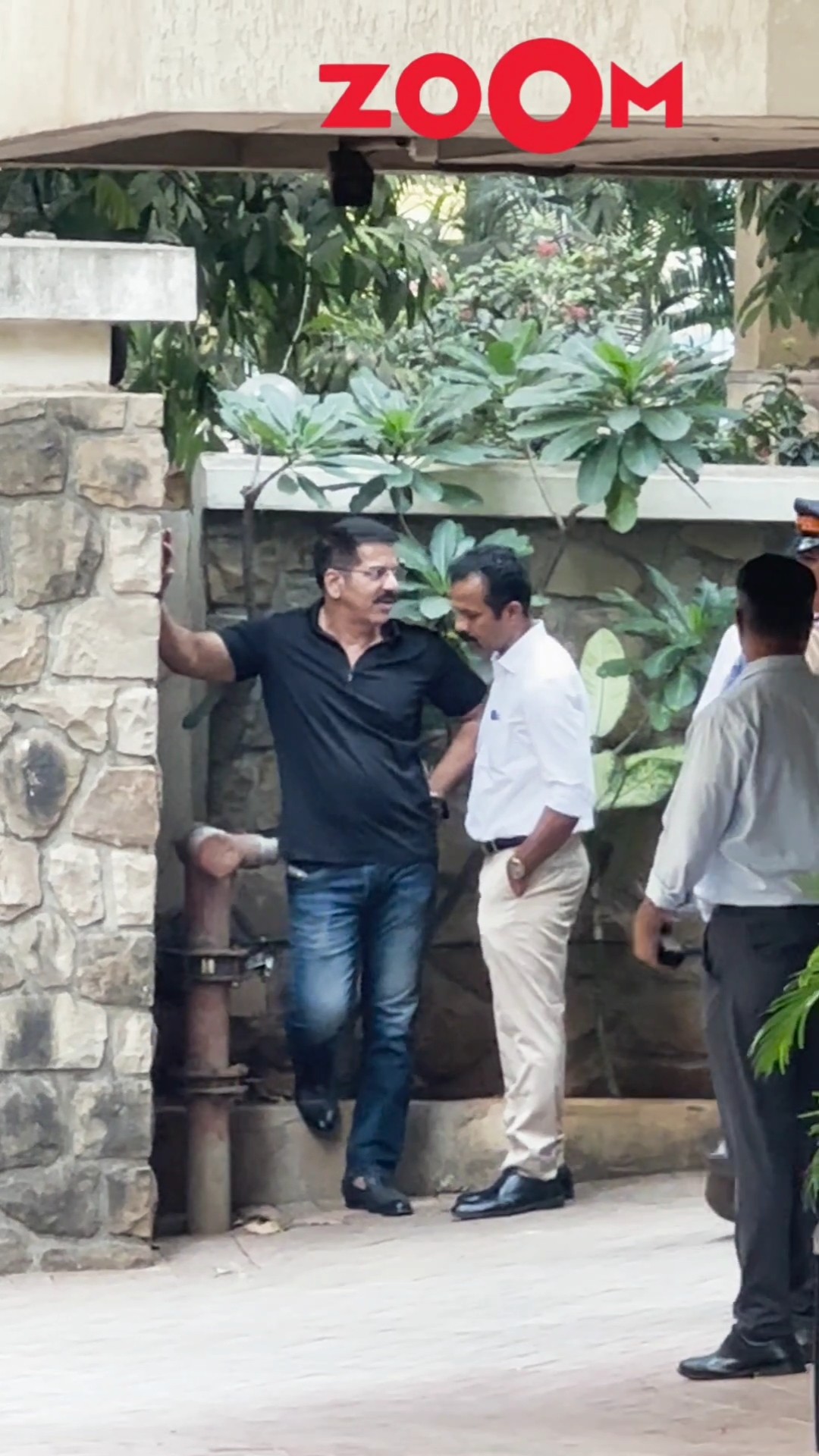 Saif Ali Khan ATTACK: Encounter specialist Daya Nayak at the CRIME scene for investigation #shorts