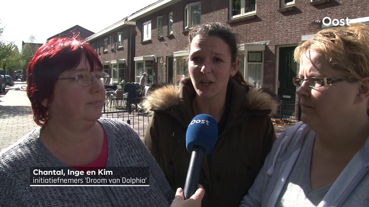 Vrijwilligerswerk: het levert de Enschedese wijk Dolphia een nieuw buurthuis op