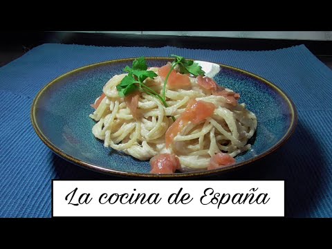 PASTA WITH SALMON SAUCE