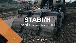 Soil stabiliser with variable-geometry chamber