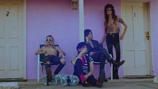 Video voorbeeld van "PALAYE ROYALE - Black Sheep (Official Music Video)"