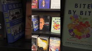 Книга Мемуары Алексея Навального Патриот в СШA в каждом книжном магазине Barnes&Noble #navalny