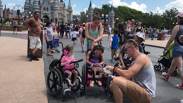 Dad Modeling PODD at Disney