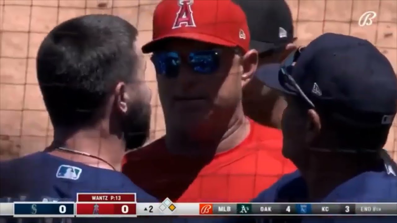 MASSIVE BRAWL between Mariners and Angels after Jesse Winker gets HBP