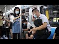 Pregnant Woman Can't Find a Seat on the Subway | Social Experiment 当看到孕妇站在地铁车厢里，路人们会怎么做？（社会实验）