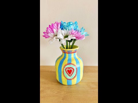 Videó: DIY gallyborítású vázák: Hogyan készítsünk gallyvázát ünnepi középponthoz