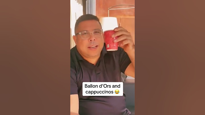 Ronaldo, divertido con su capuchino y BALÓN DE ORO (via: @RobertoCarlos) #shorts | ESPN Deportes