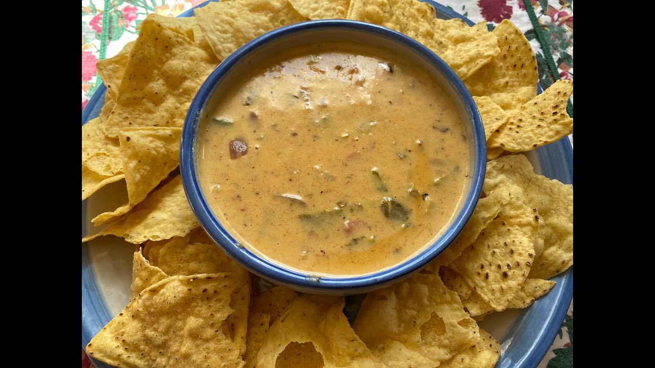 Tex-Mex Green Chile Queso | Chips and Dip
