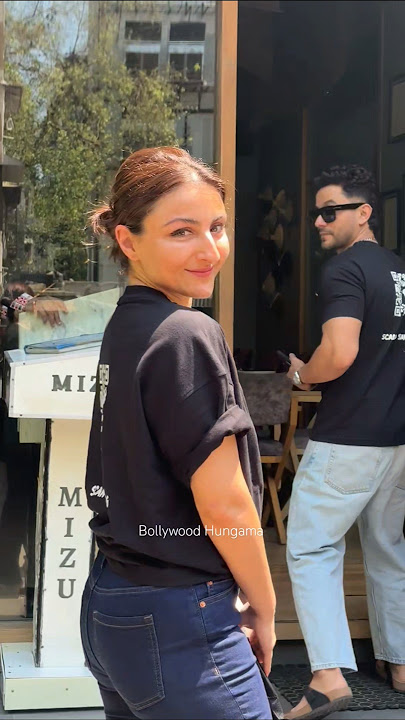 Soha Ali Khan with husband Kunal Khemu snapped in mumbai #shorts #bollywood #actress #fashion