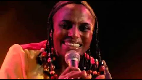 Miriam Makeba - Click Song (Qongqothwane) (Live)