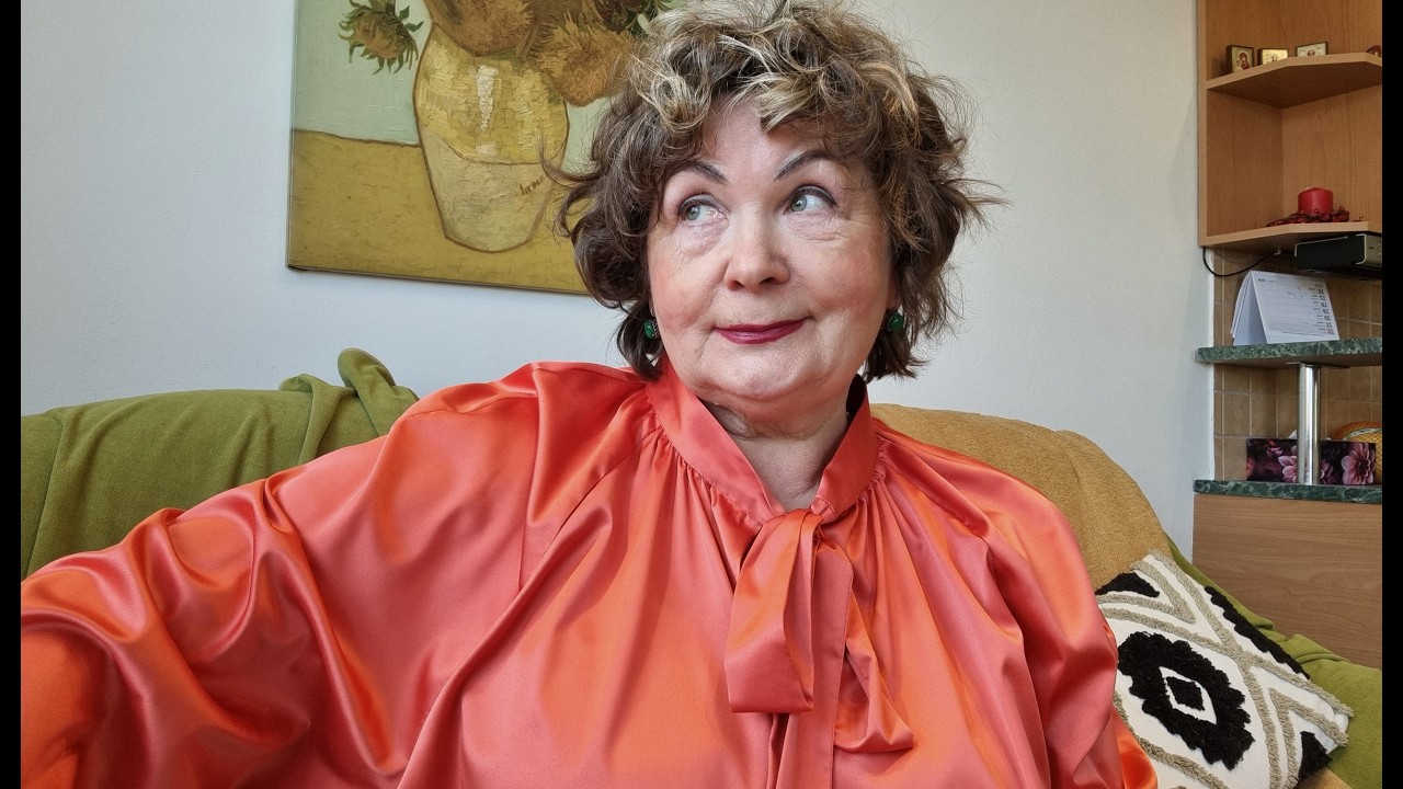 Очень простая блузка к 8 марта !