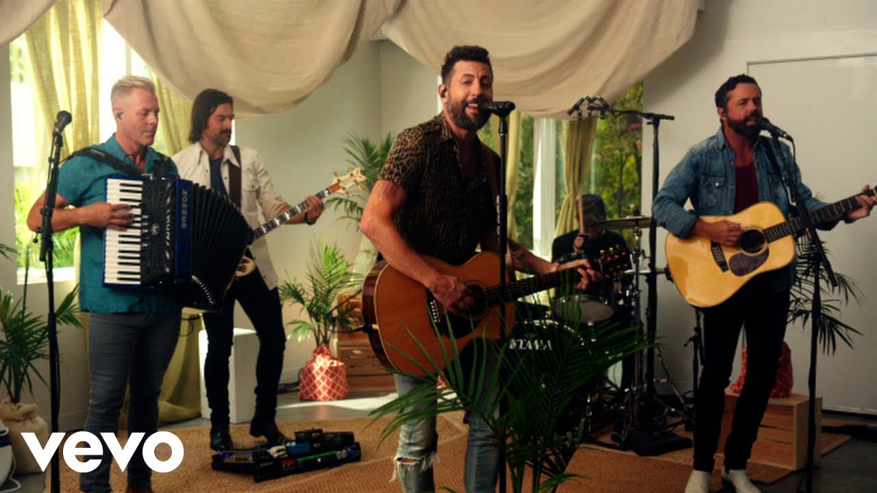 Old Dominion - I Was On a Boat That Day (From The Kelly Clarkson Show)