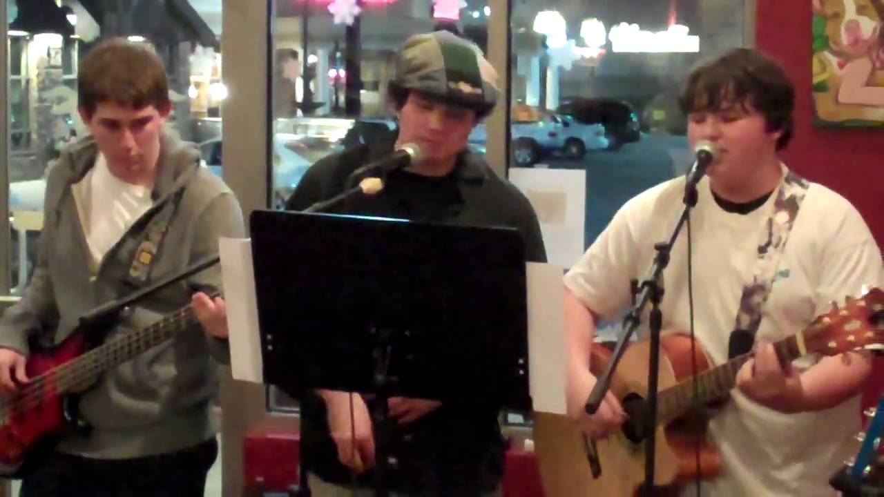 Three Goats Coffee: Dane, Donnie and bassist playing live music