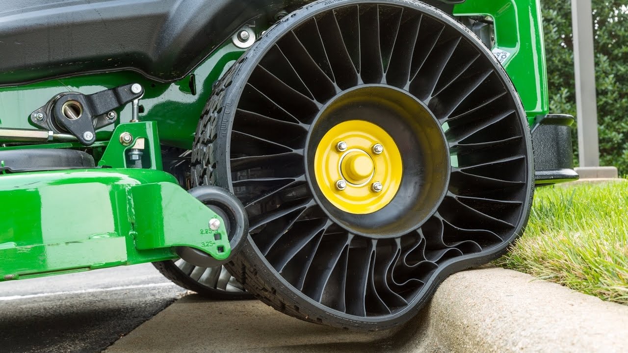 Cool Airless Tires MICHELIN for Loaders in action Comparison Tests