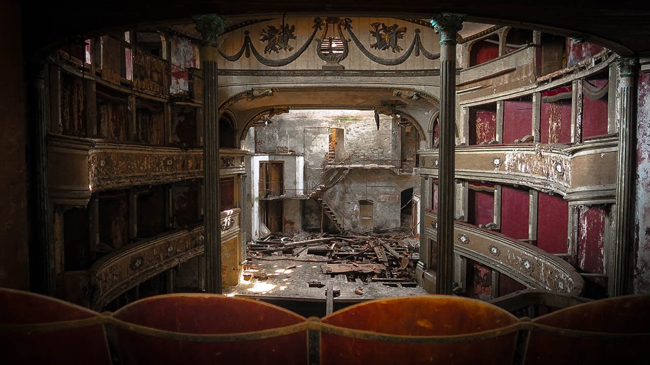 TROVIAMO IL TEATRO ROSSO! UN TEATRO STORICO ABBANDONATO DEL 1850! QUI SI E' ESIBITA ELEONORA DUSE!