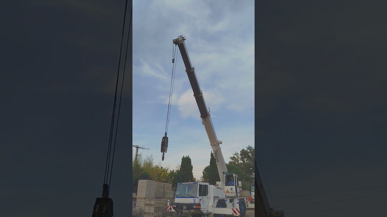 Vidéos 2 grue Liebherr à la vente