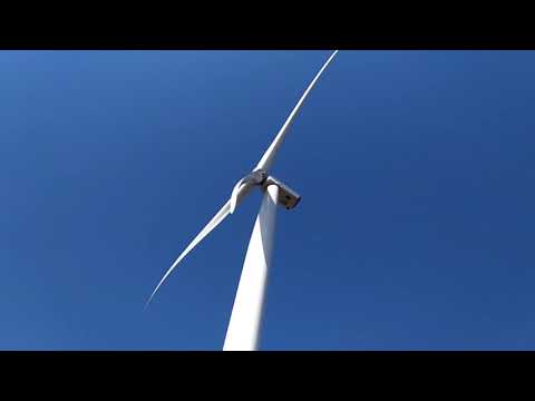 Видео: Как ветровая энергия положительно влияет на окружающую среду?