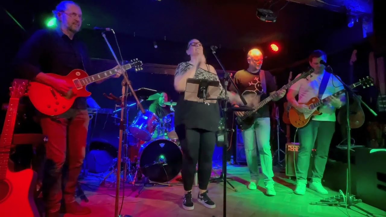 08 Bad Case Of Loving You - Cover by Not So Quiet - Live @Gringos Country Club Moosinning 23.11.2024