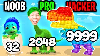 NOOB vs PRO vs HACKER In DINO 2048!? (MAX LEVEL!)