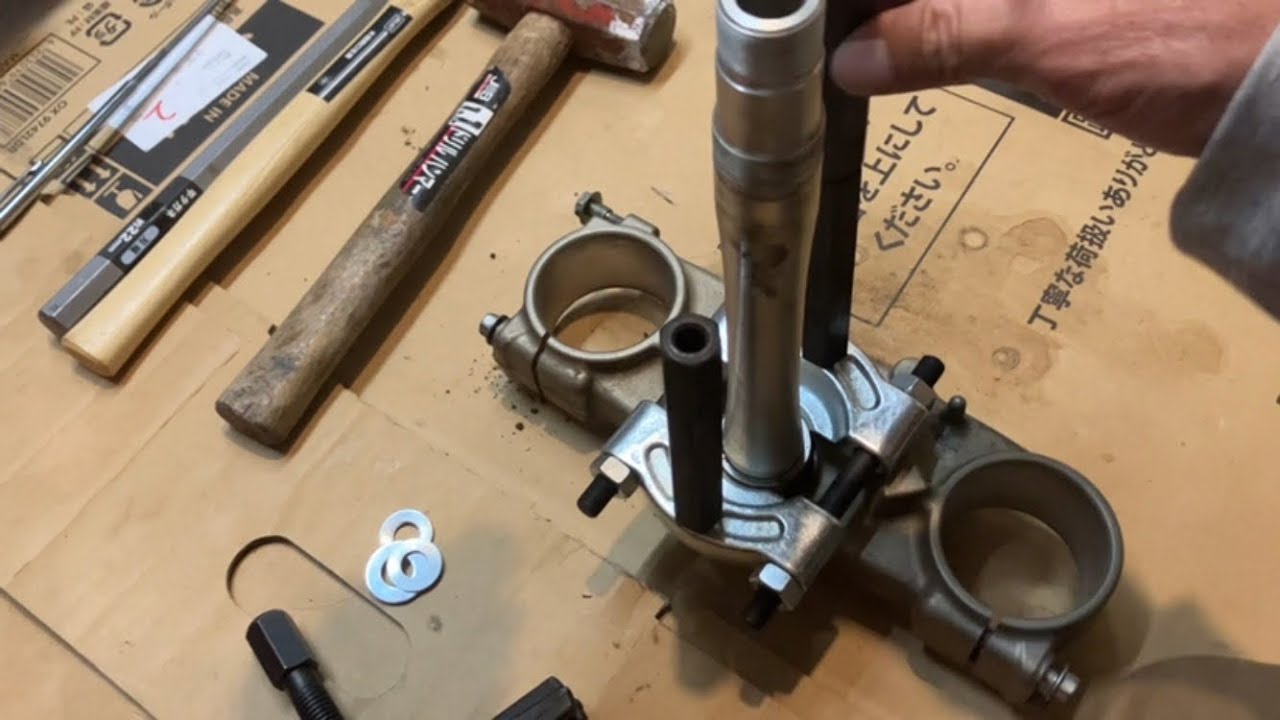 安物プーラーでもステアリングステムベアリングを無傷で外せた動画(^-^)v