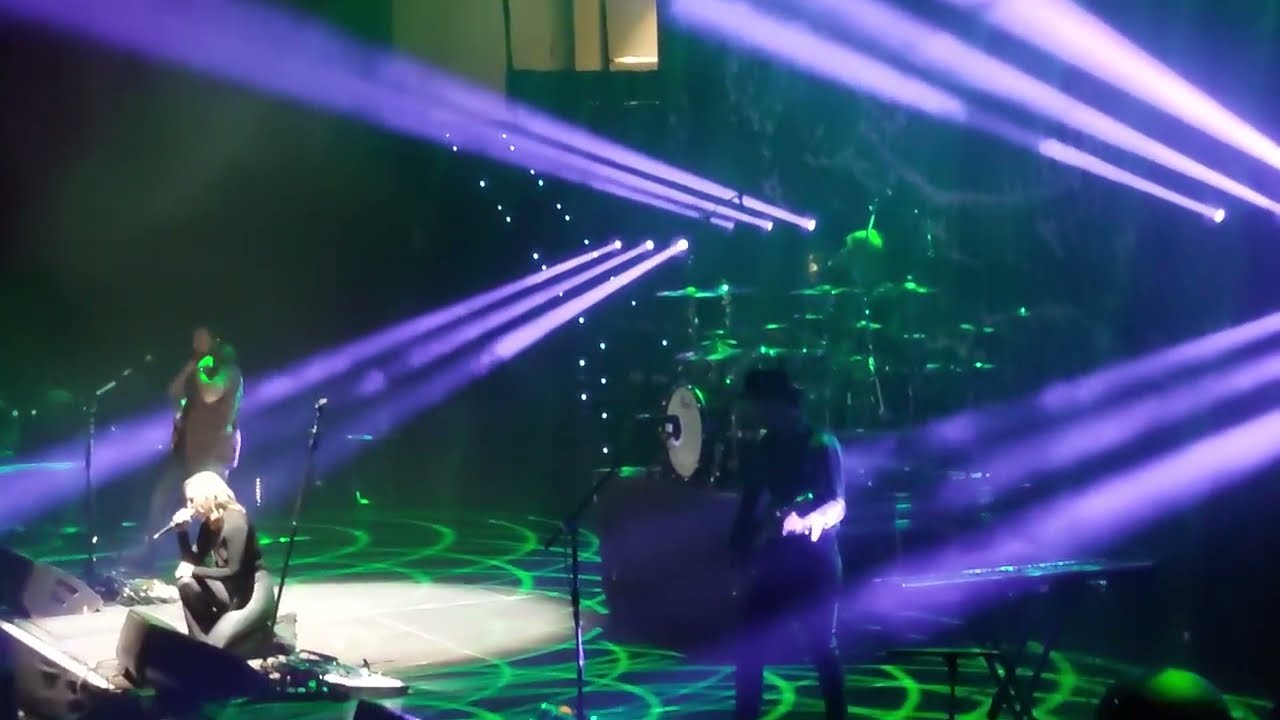 ⁣Halestorm - Familiar Taste of Poison (Live @ O2 Universum, Prague 2022)