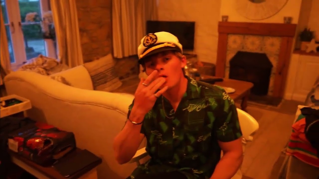 Fulfilling my homies dream of licking my feet/dawgs (Fear Pong Feet Licking Forfeit)