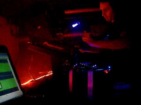 MIKE BATTAGLIA @ ORIGINAL CLUB 2-1-10.AVI