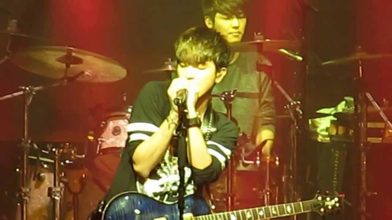 CNBLUE - Tattoo (NYC Blue Moon World Tour)