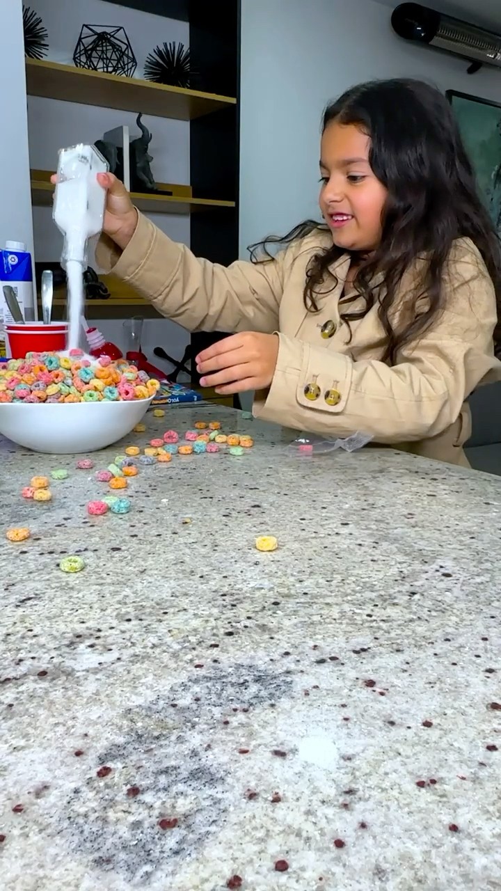Nadie Quiere Cuidar a mi Hermanita ¿Te Atreves?