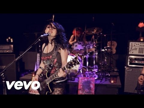 Cherri Bomb - Shake The Ground (In-studio performance)