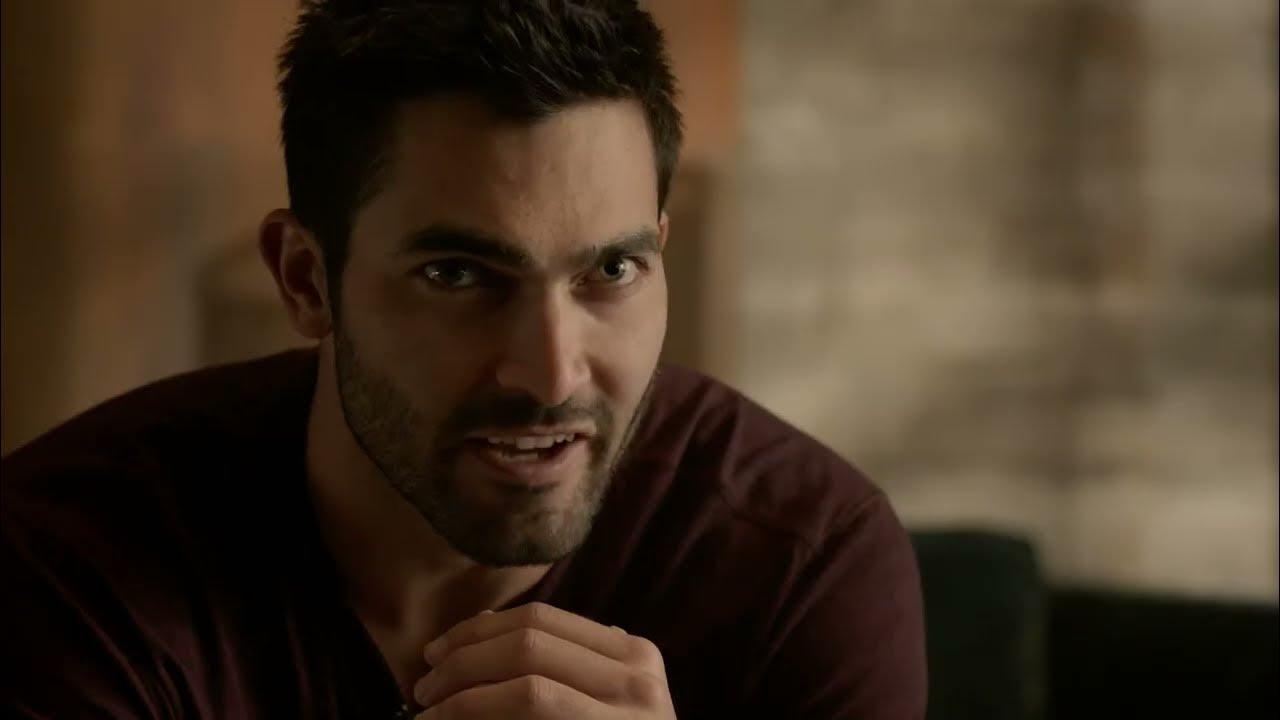 Дерек хейл улыбается. Гифки дерека хейла. Дерек хейл глаза. Дерек хейл волчонок. Дерек хейл волчонок.