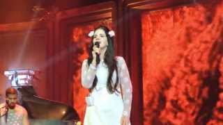 Lana Del Rey - Burning Desire live in Düsseldorf 17.04.2013 Resimi