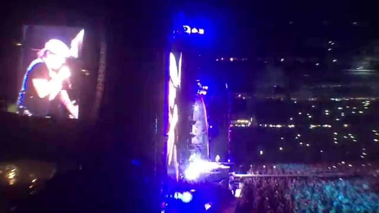 AC/DC - Thunderstruck live in Boston - Gillette Stadium - 2015 - YouTube