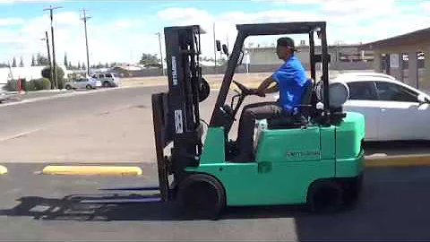 Mitsubishi FGC25 forklift for sale in Phoenix, AZ - 5000lb Capacity / Triple Mast / Sideshifter
