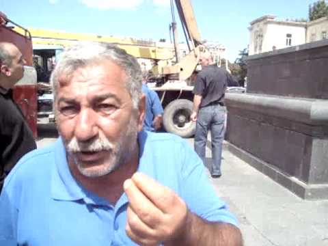 სტალინის ძეგლზე საღებავის შესხმა