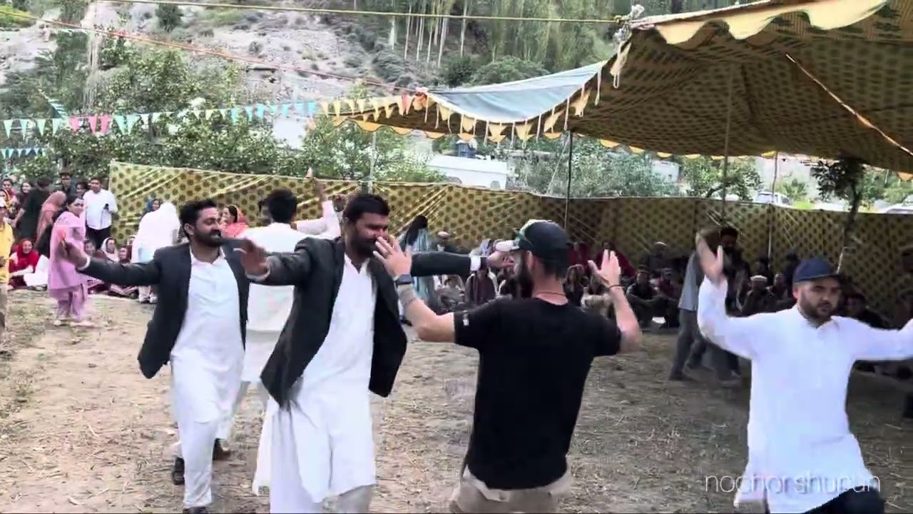 Lahori boys in Hunza wedding|Nadeem zimindor funny dance|culture exchange|hunza bits